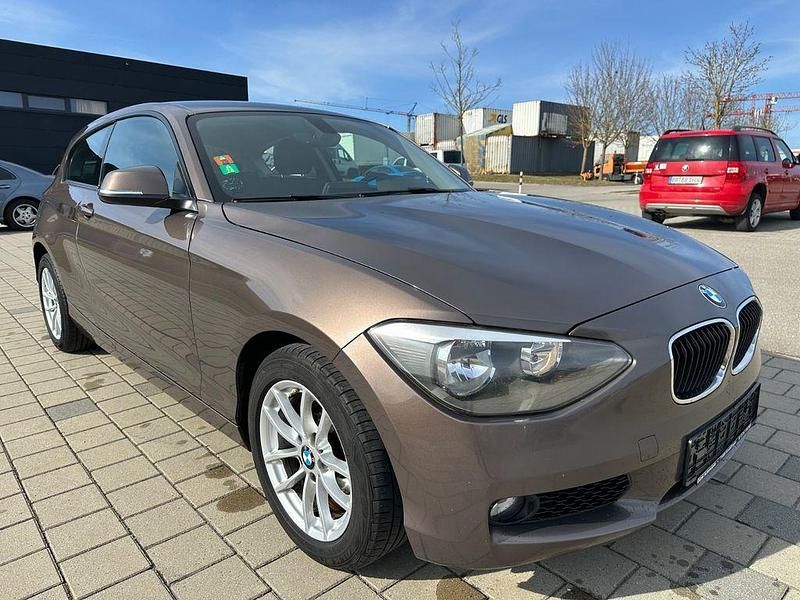 Gebraucht BMW 114 Advantage 102 PS (75 kW) 2014 Braun Kleinwagen
