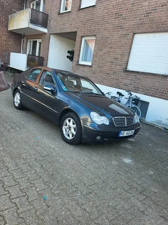 Gebraucht Mercedes C180 Classic 143 PS (105 kW) 2002 Grau Limousine