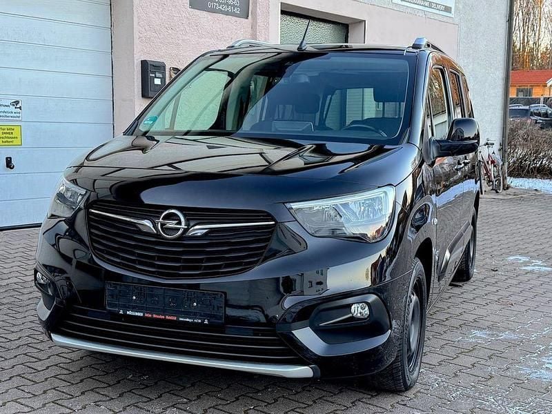Schwarz Gebraucht 2019 Opel Combo Life Innovation Van / Kleinbus | 15.000 € (Guter Preis) - Bild 1/4