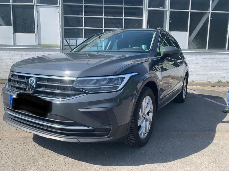 Grau Gebraucht 2024 VW Tiguan Move SUV | 28.200 € (Superpreis) - Bild 1/4
