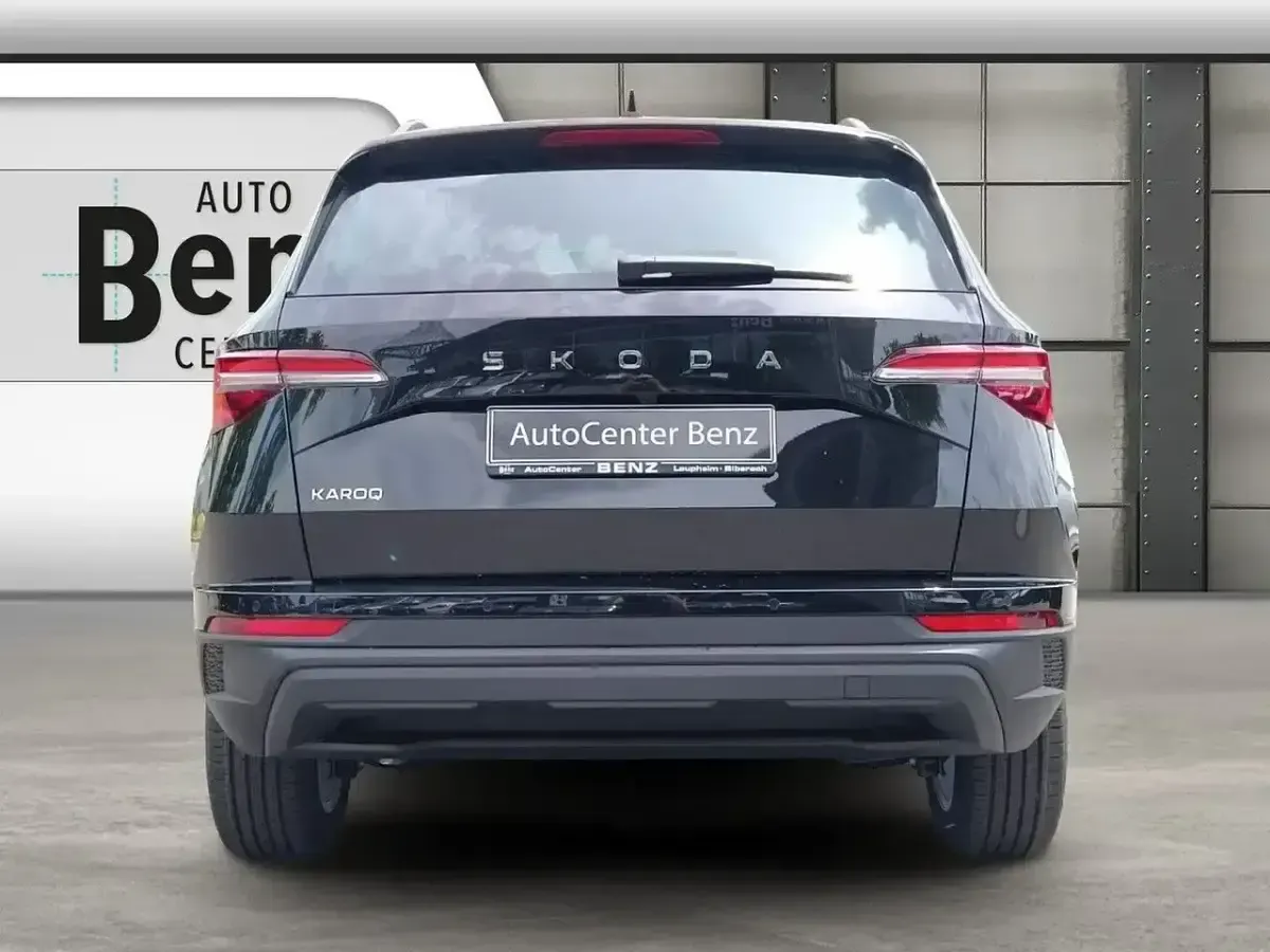 Neu Skoda Karoq Selection 150 PS (110 kW) 2026 Schwarz SUV