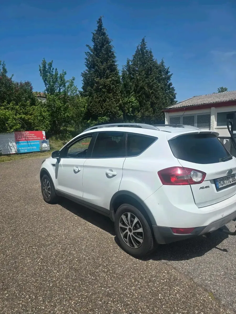 Gebraucht Ford Kuga 131 PS (96 kW) 2009 Weiß SUV