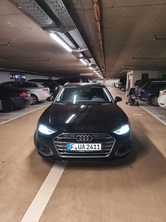 Schwarz Gebraucht 2022 Audi A4 Advanced Kombi | 24.000 € (Guter Preis) - Bild 1/4
