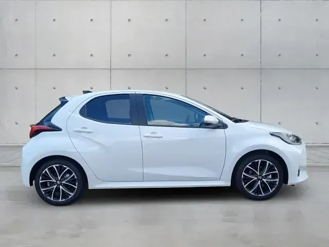 Neu Toyota Yaris 116 PS (85 kW) 2026 Weiss Kleinwagen