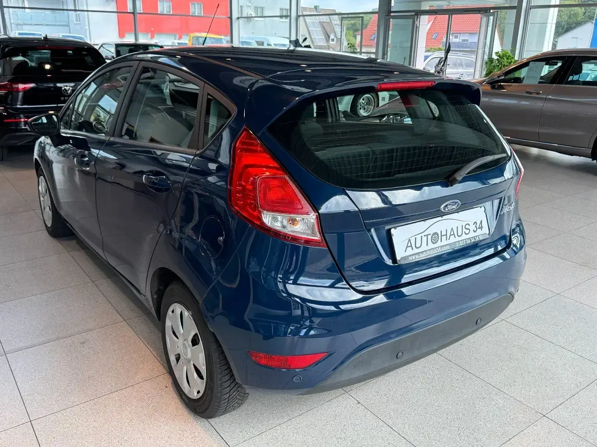 Gebraucht Ford Fiesta 95 PS (69 kW) 2017 Blau Kleinwagen