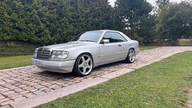 Second-hand Mercedes E320 220 CP (161 kW) 1993 Argintiu Coupe