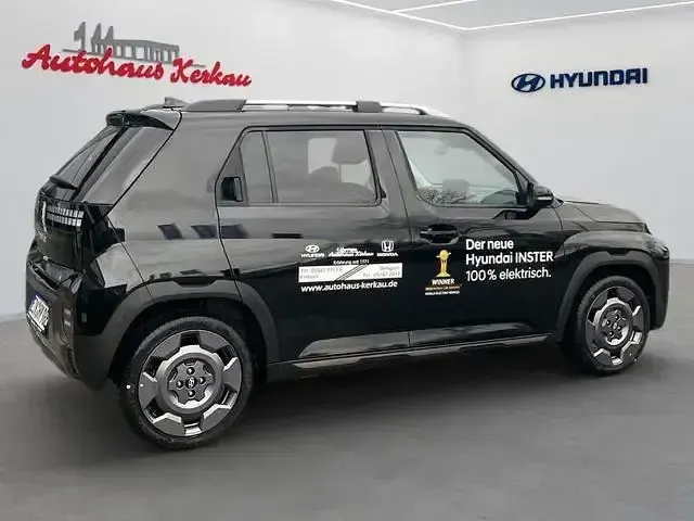 Gebraucht Hyundai Inster 85 kW (116 PS) 2025 Abyss black Kleinwagen