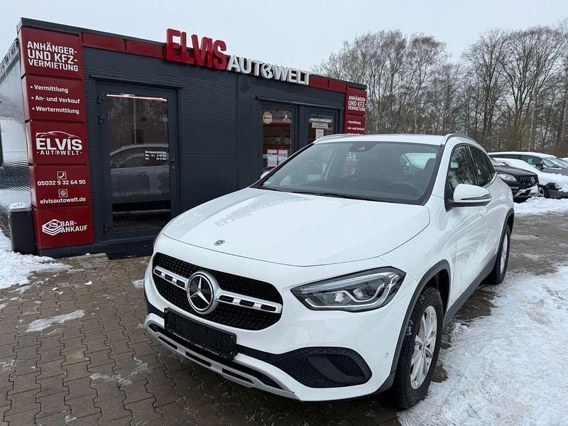 Weiß Gebraucht 2022 Mercedes GLA200 SUV | 21.420 € (Superpreis) - Bild 1/4