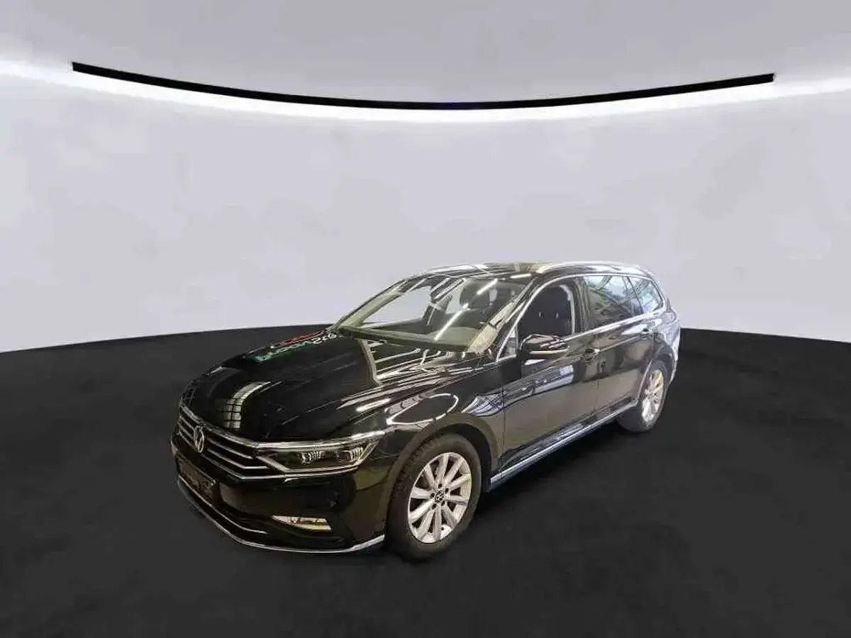 Gebraucht VW Passat Elegance 150 PS (110 kW) 2022 Schwarz Kombi