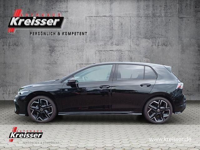 Gebraucht VW Golf VIII R-line 150 PS (110 kW) 2025 Schwarz (grenadillschwarz metallic) Limousine