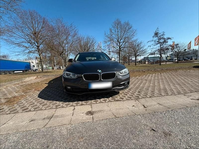 Gebraucht BMW 320 190 PS (139 kW) 2016 Braun Kombi