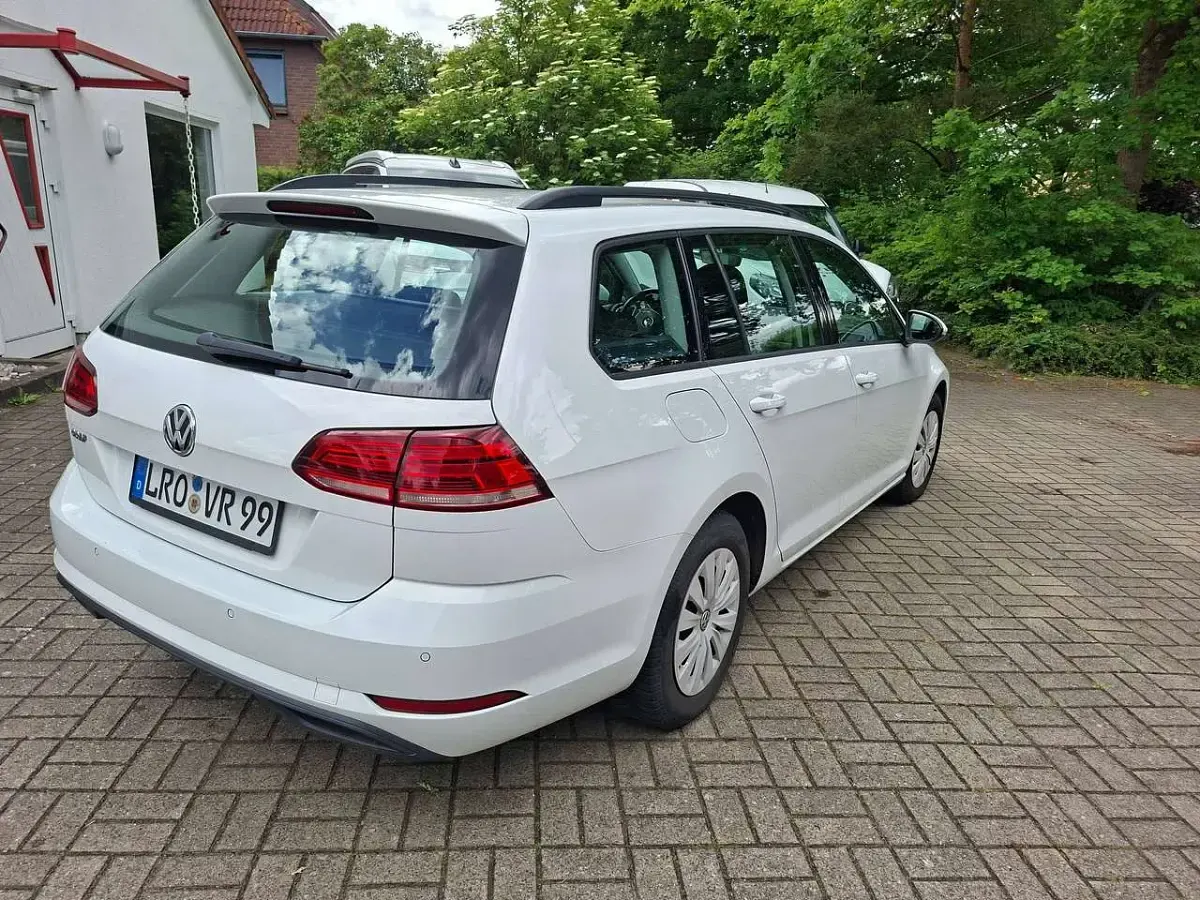 Gebraucht VW Golf VII Trendline 116 PS (85 kW) 2019 Pure white Kombi