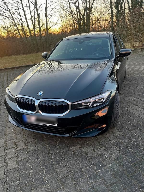 Schwarz Gebraucht 2024 BMW 318 Limousine | 30.000 € (Superpreis) - Bild 1/4
