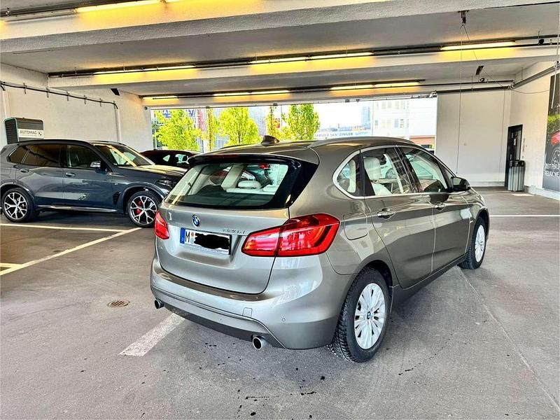 Gebraucht BMW 220 Active Tourer Luxury Line 190 PS (139 kW) 2016 Bronze Van / Kleinbus