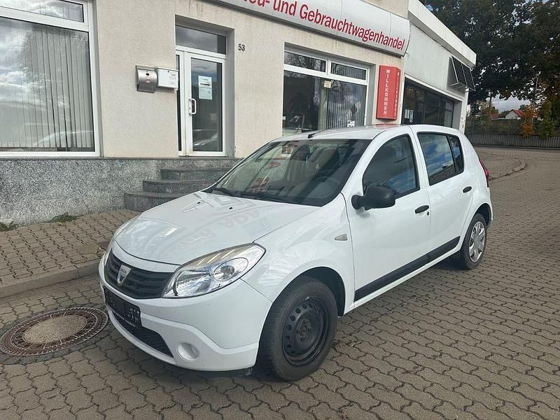Weiß Gebraucht 2009 Dacia Sandero Kleinwagen | 2.799 € (Etwas zu teuer) - Bild 1/4
