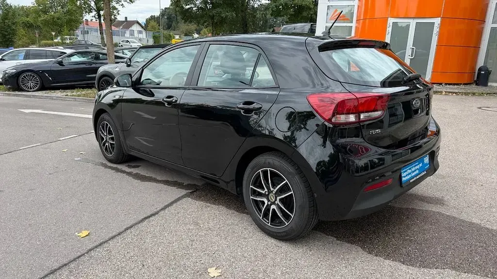 Gebraucht Kia Rio 84 PS (61 kW) 2019 Schwarz Limousine