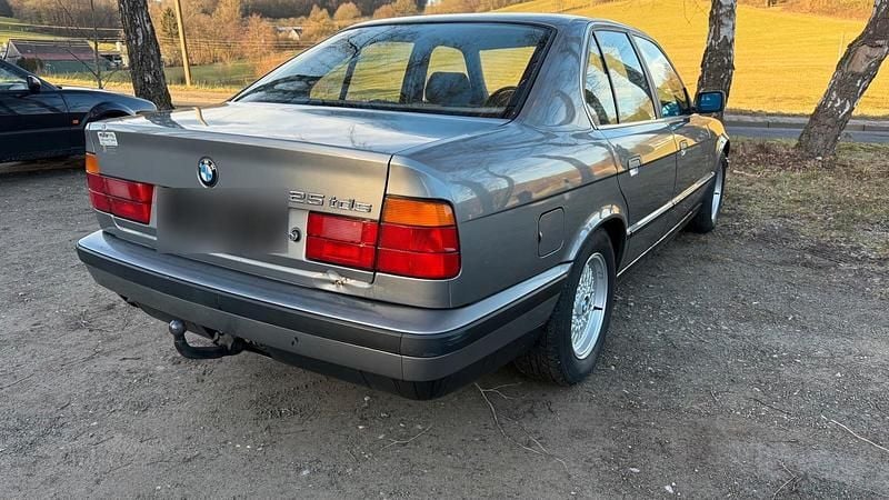 Second-hand BMW 525 143 CP (105 kW) 1993 Gri Berlinǎ