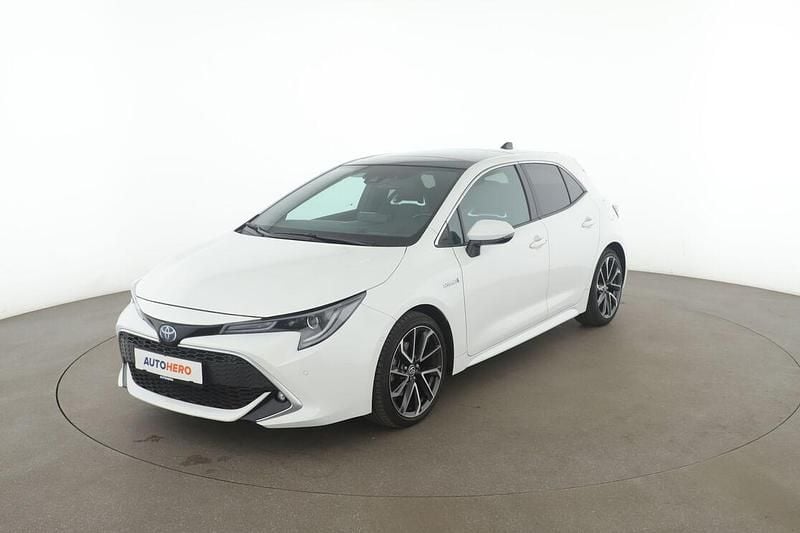 Weiß Gebraucht 2021 Toyota Corolla Lounge Limousine | 22.310 € (Superpreis) - Bild 1/3
