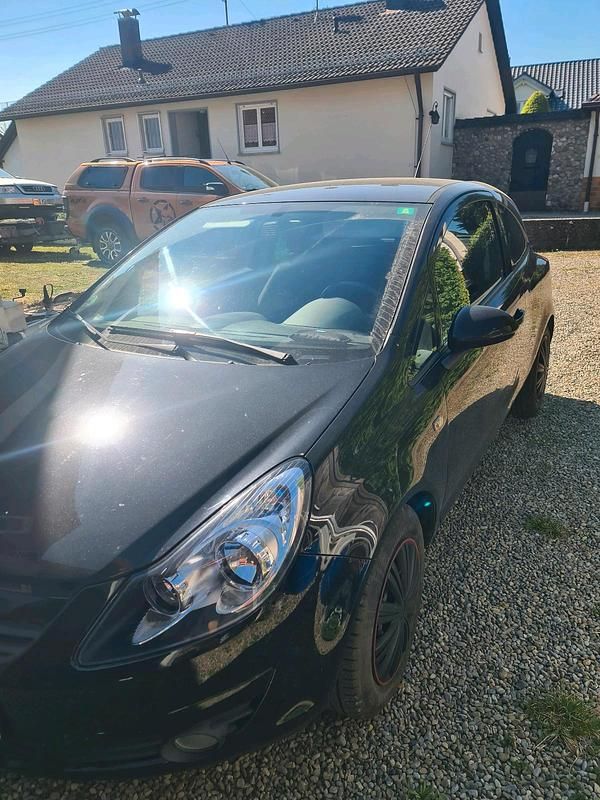 Schwarz Gebraucht 2009 Opel Corsa Sport Kleinwagen | 2.100 € (Guter Preis) - Bild 1/4