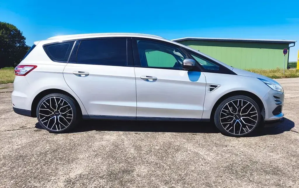Gebraucht Ford S-MAX Titanium 241 PS (177 kW) 2018 Silber Van / Kleinbus