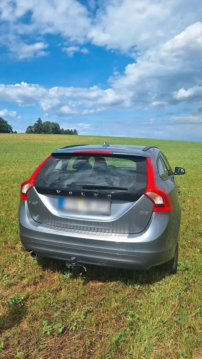 Gebraucht Volvo V60 150 PS (110 kW) 2016 Silber Kombi