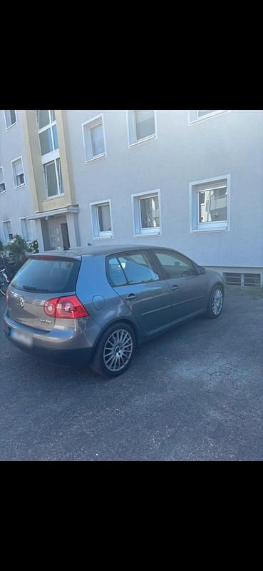 Gebraucht VW Golf V 140 PS (102 kW) 2008 Grau Limousine