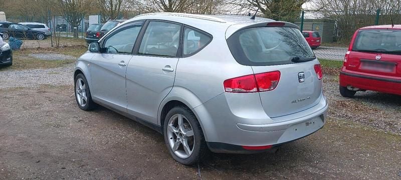 Gebraucht Seat Altea XL 103 PS (75 kW) 2012 Silber Van / Kleinbus