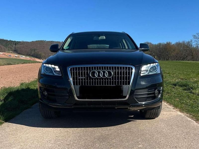 Schwarz Gebraucht 2011 Audi Q5 SUV | 11.999 € (Teuer) - Bild 1/4