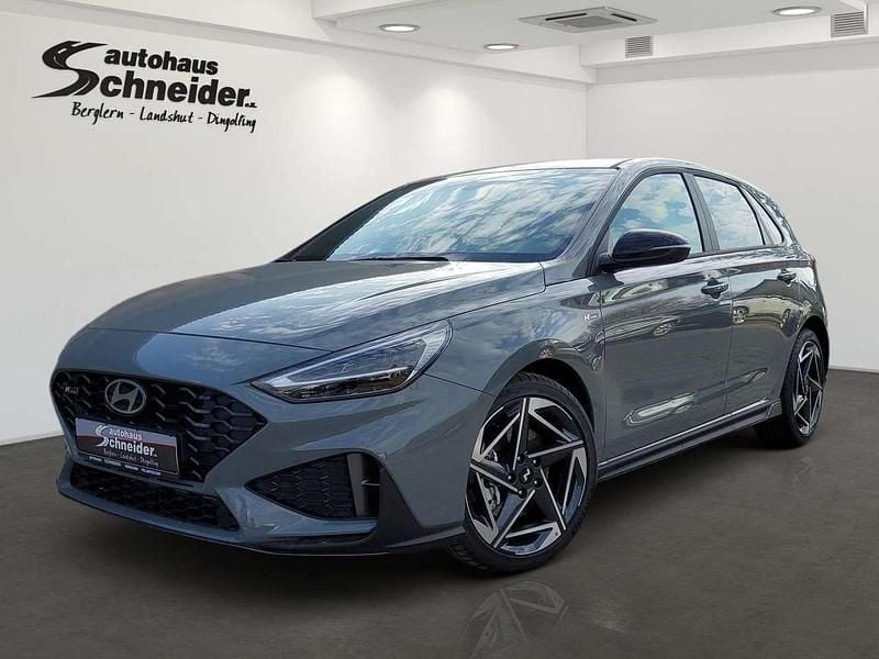 Shadow grey Gebraucht 2025 Hyundai i30 N Line Limousine | 26.990 € (Fairer Preis) - Bild 1/4