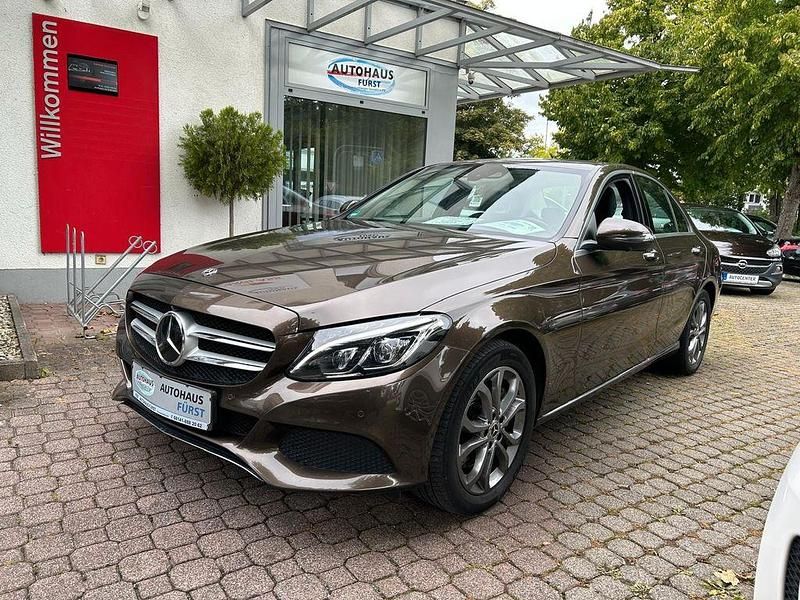 Braun Gebraucht 2017 Mercedes C250 Limousine | 22.800 € (Etwas zu teuer) - Bild 1/1