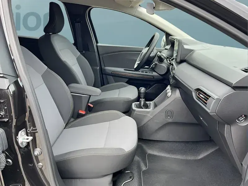Gebraucht Dacia Jogger 101 PS (74 kW) 2024 Schwarz Van / Kleinbus