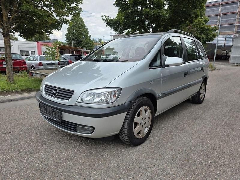 Silber Gebraucht 2002 Opel Zafira Edition Van / Kleinbus | 1.590 € (Fairer Preis) - Bild 1/4