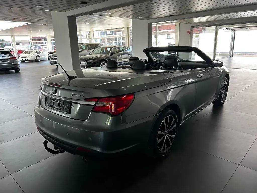 Usata Lancia Flavia 170 CV (125 kW) 2012 Grigio Cabrio