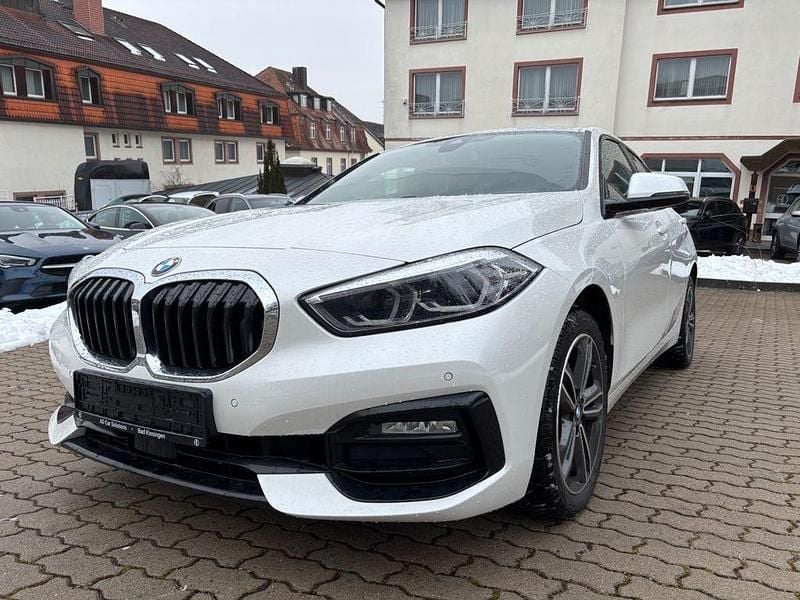 Gebraucht BMW 118 Sport Line 150 PS (110 kW) 2020 Weiß Kleinwagen