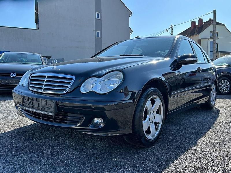 Gebraucht Mercedes C180 143 PS (105 kW) 2007 Schwarz Limousine