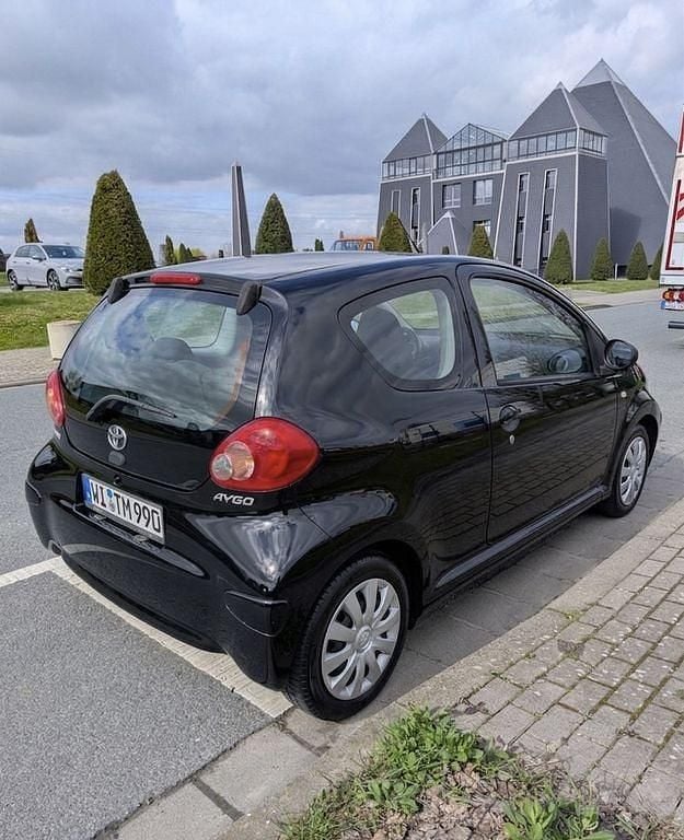 Gebraucht Toyota Aygo 68 PS (50 kW) 2008 Schwarz Kleinwagen