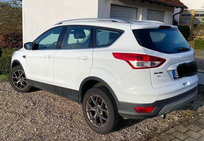 Gebraucht Ford Kuga Individual 150 PS (110 kW) 2014 Weiß SUV