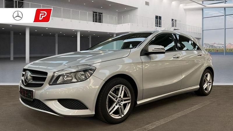 Silber Gebraucht 2013 Mercedes A180 Limousine | 10.490 € (Fairer Preis) - Bild 1/4