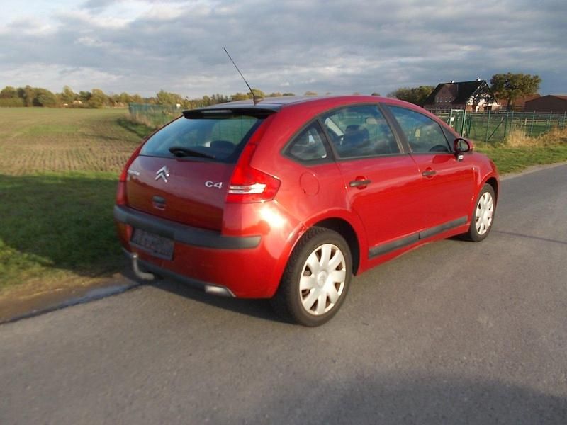 Gebraucht Citroën C4 88 PS (64 kW) 2007 Rot Kleinwagen