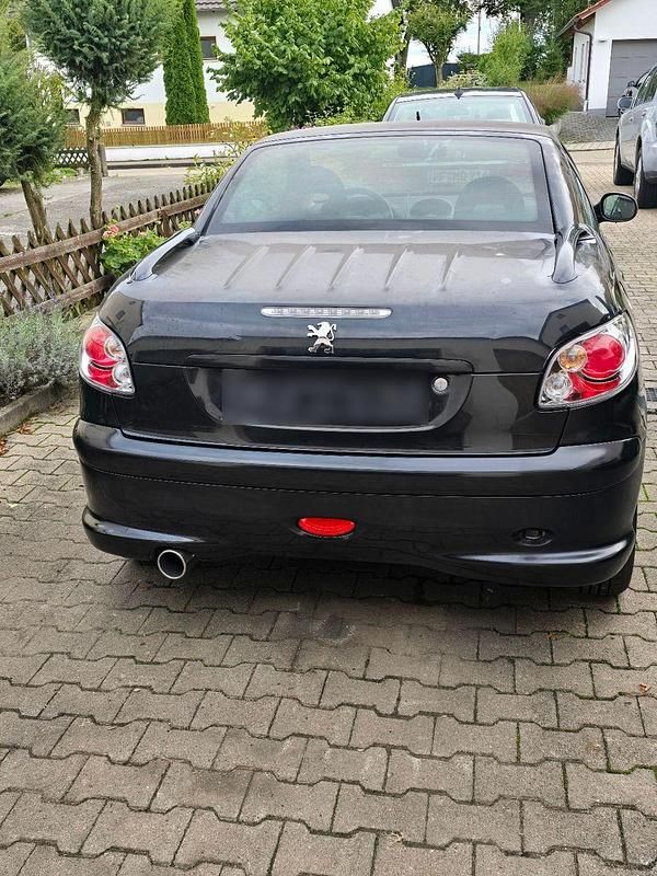 Gebraucht Peugeot 206 CC 109 PS (80 kW) 2003 Schwarz Cabrio