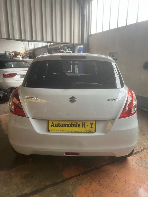 Gebraucht Suzuki Swift 94 PS (69 kW) 2016 Weiß Kleinwagen