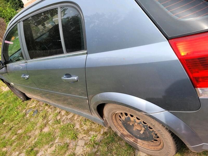 Grau Gebraucht 2004 Opel Signum Kombi | 1.150 € (Fairer Preis) - Bild 1/4
