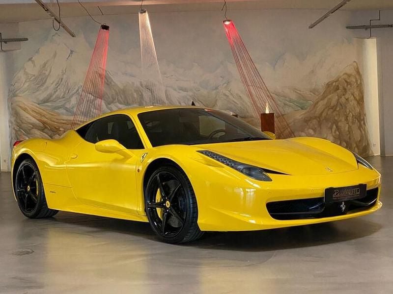 Gelb Gebraucht 2011 Ferrari 458 Coupé | 155.900 € - Bild 1/4