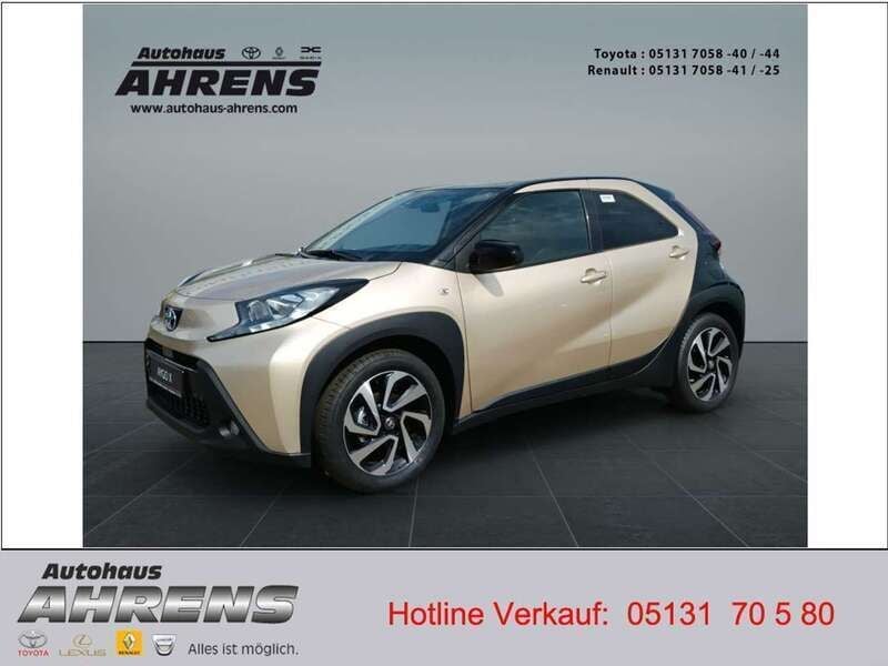 Ginger beige / night sky black Gebraucht 2024 Toyota Aygo X Team SUV | 15.990 € (Fairer Preis) - Bild 1/4