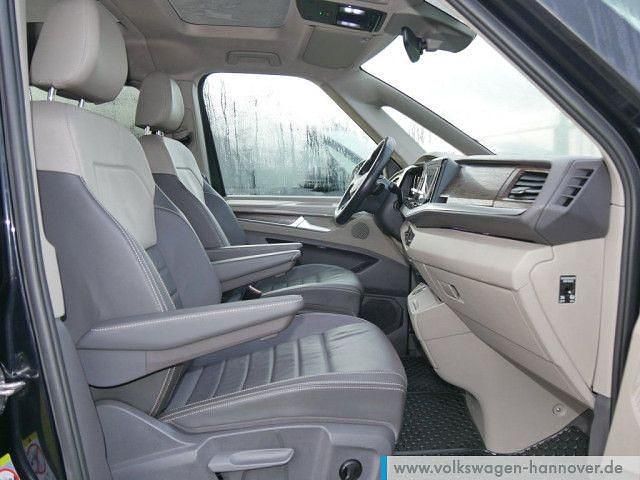 Gebraucht VW Multivan Style 150 PS (110 kW) 2022 Deep black perleffekt Van
