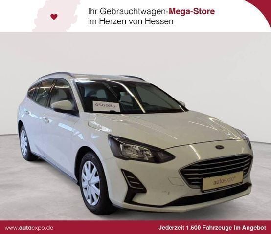Frostweiß Gebraucht 2021 Ford Focus Trend Kombi | 9.289 € - Bild 1/4