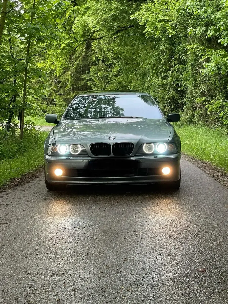 Gebraucht BMW 530 193 PS (141 kW) 2001 Andere farben Limousine