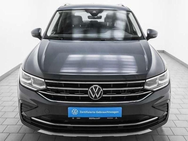 Gebraucht VW Tiguan Elegance 150 PS (110 kW) 2023 Delfingrau (metallic) SUV