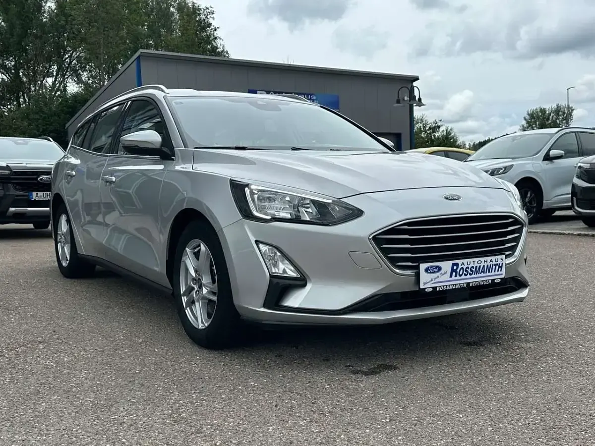 Gebraucht Ford Focus Cool & Connect 125 PS (91 kW) 2022 Silber Limousine