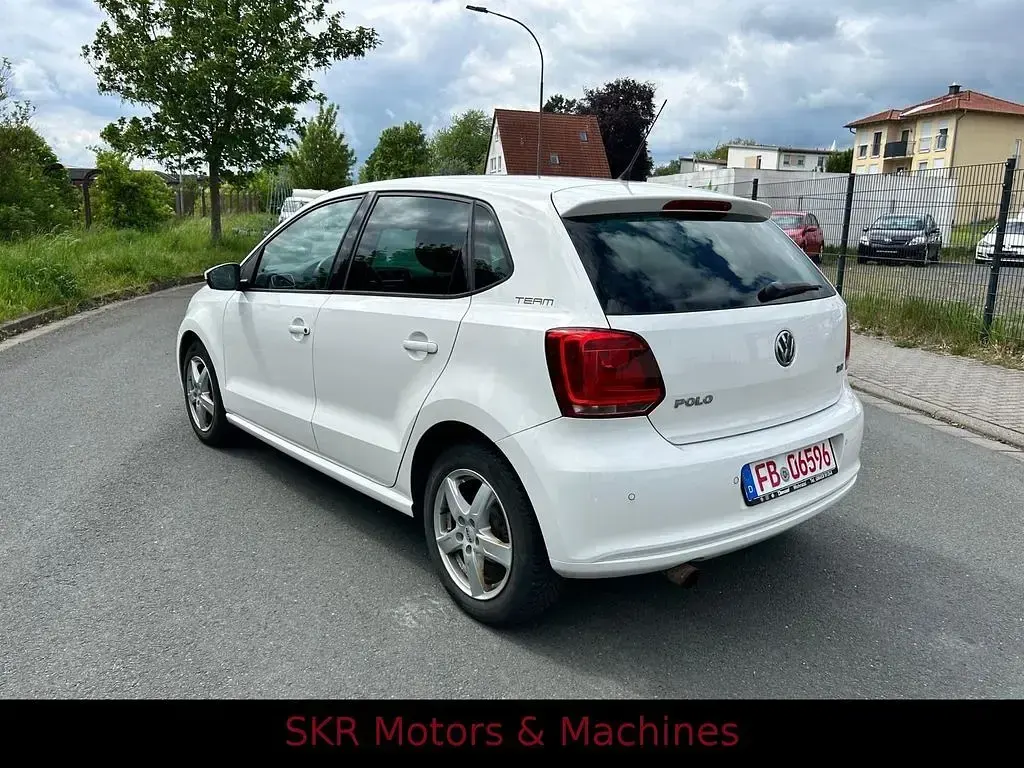 Używany VW Polo Team 105 KM (77 kW) 2011 Biały Hatchback